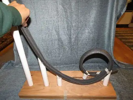 Newton's laws of motion apparatusesThree devices to teach Newton's laws of motion using mystery