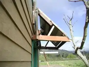 Troubleshooting the AEF photovoltaic systemTroubleshooting, repairing, testing and maintaining a preexisting off-grid photovoltaic system