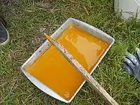 Fig.27 Mix the oxide with water before adding it to the lime putty. This will prevent clumps and encourage a consistent color.