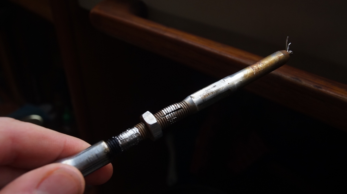 cracked hardware on a lifeline