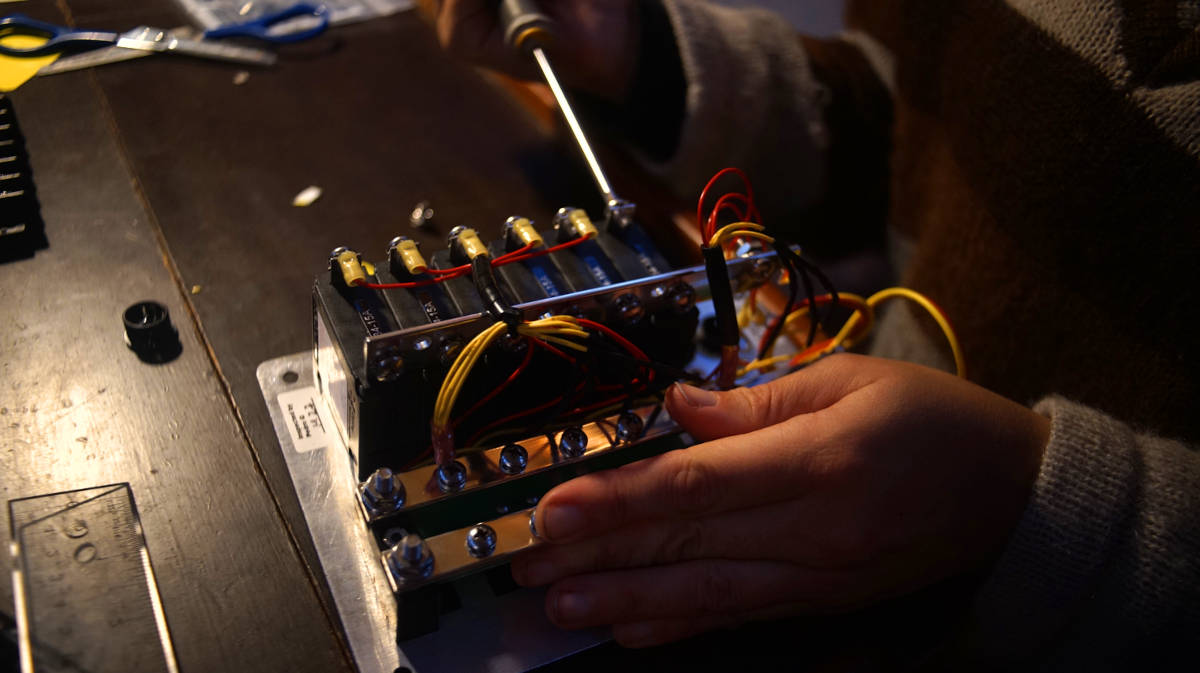 a photo rek adding another switch to a breaker panel
