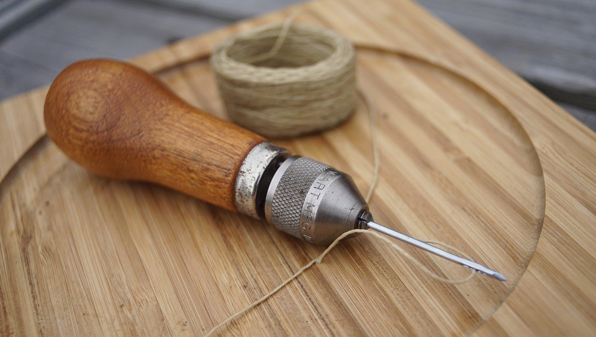 a speedy stitcher sewing awl