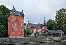 Grain elevator on the Sambre embankment.