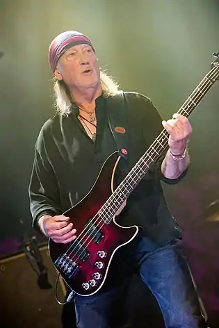 Glover performing with Deep Purple in 2017