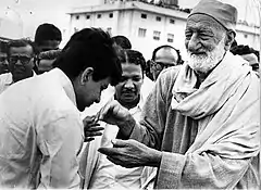 Karunanidhi overlooks as Dilip Kumar greets Khan Abdul Ghaffar Khan at Meenambakkam Airport, Chennai (c. 1960). Kumar was the only Indian recipient of Pakistan's highest civilian award, Nishan-e-Imtiaz.