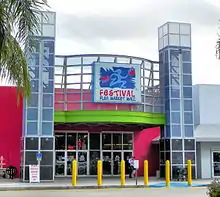 Photo of the main entrance of the Festival Flea Market Mall