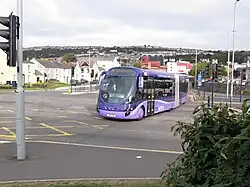 An FTR bus travelling south from Ffordd y Gollewintowards the Civic Centre