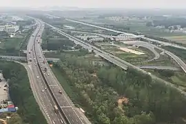 G4 (left) and S1 Expressway (middle) near Zhengzhou Xinzheng International Airport