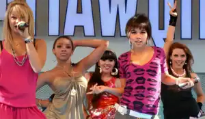 The original lineup (left to right: Gonino, Tinashe, Esparza, Kiyoko and Sanders) performing live at Celebrity Basketball Game in 2009