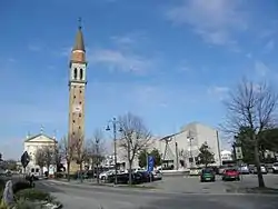 The parish church of Santa Maria Assunta and San Prosdocimo. On the right, the town hall